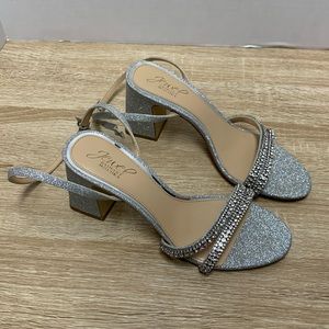 Jewel Badgley Mischka Silver jewel dressy block heels | Size 7.5